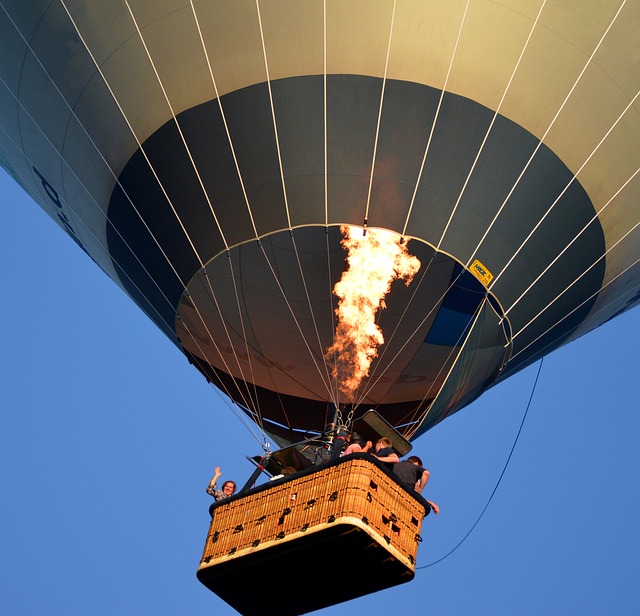 Elevate Your Birthday: Group Hot Air Balloon Rides in Dubai