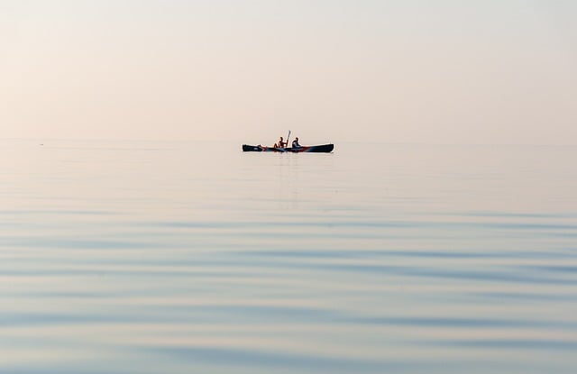 Experience Dubai’s Coastal Glamour: Customized Luxury Boat Rentals