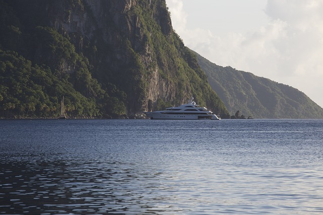luxury yachts rental dubai