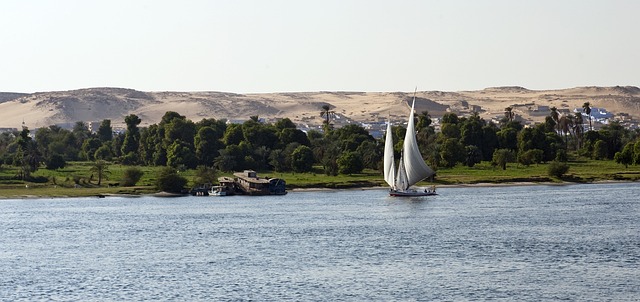 dhow-cruise-deck-view-640x480-13904779.jpeg