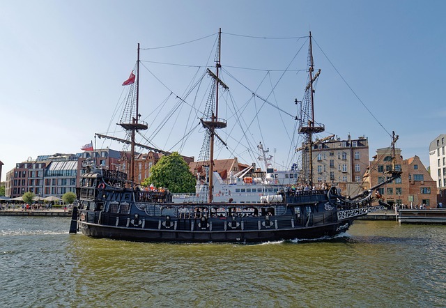 Dhow Cruise with Live Entertainment