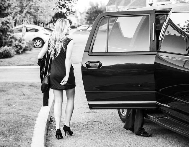 limousine service dubai