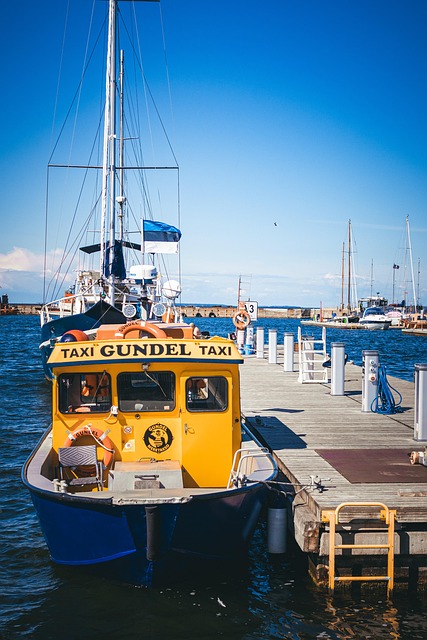 marina-boat-640x480-46059604.jpeg