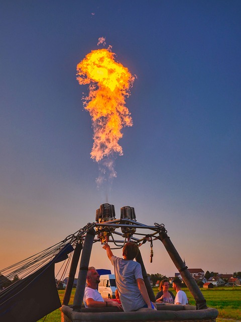 Experience Dubai’s Magic: Expert-Led Hot Air Balloon Sunrise Rides