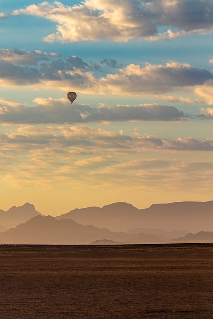 Dubai’s Balloon Trip: The Falcon Show, A Unique In-Flight Adventure