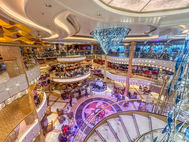 dinner cruise
