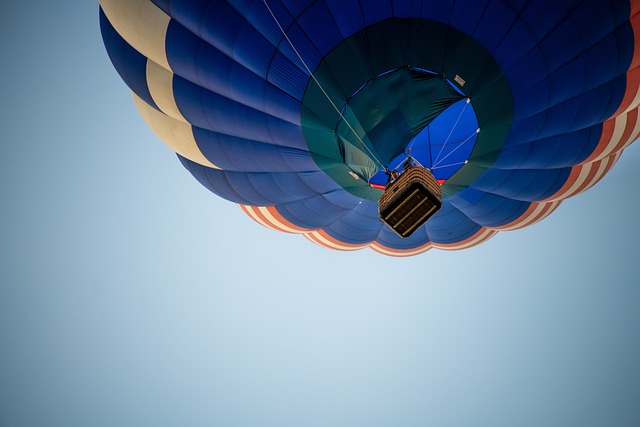 Hot Air Balloon Rides: Golden Hour Magic over Dubai’s Dunes