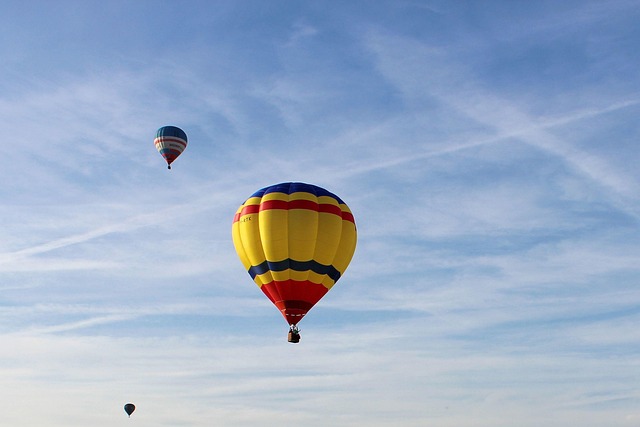 Hot Air Balloon Tour: Pick-Up Service at Jumeirah Lake Towers Dubai