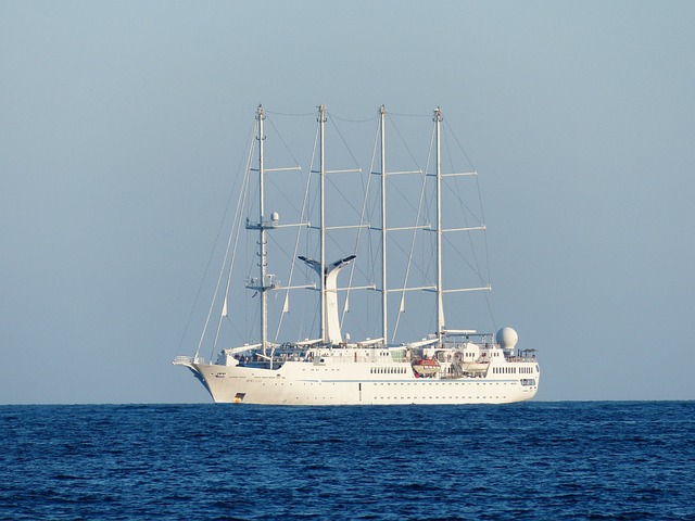 Luxury Yacht Rental Dubai: Exploring Skyline’s Glamorous Excursions