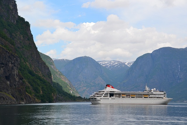 marina cruise