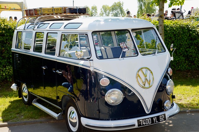 mini-bus-hire-640x480-8535729.jpeg