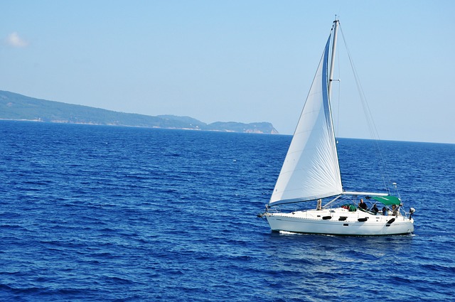 yacht-rent-640x480-31986877.jpeg