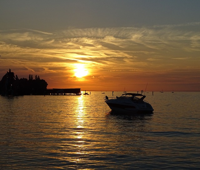 Dinner on Boat Dubai: Navigating the City’s Scenery with Elegance