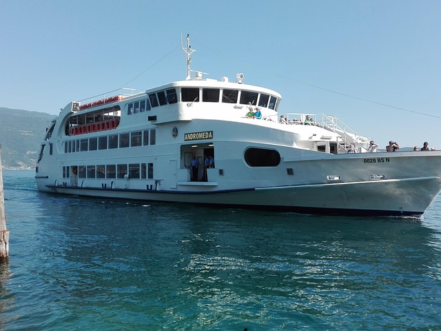 Dinner on Boat Dubai: A Unique Culinary Journey on Water