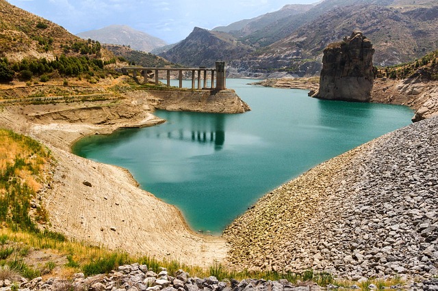 Personalized Hatta Dam Tours: Explore Dubai’s Iconic Structure and Beyond