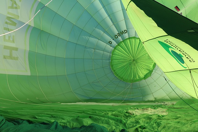 Hot Air Balloons in Dubai: Soaring Golden Deserts