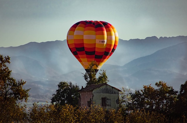 The Springs Dubai: Chauffeur Balloon Ride Experience