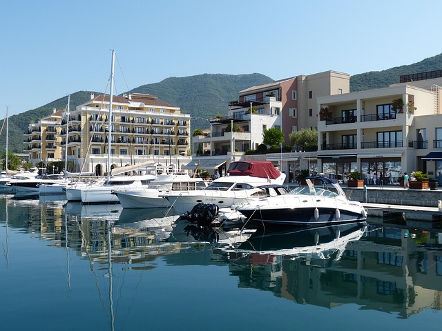 luxury yacht charter