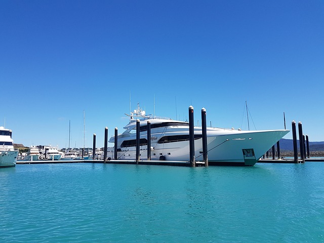 luxury yacht rental