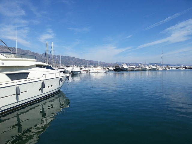 luxury yacht rental