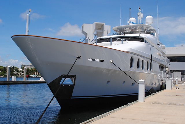 luxury yacht rental