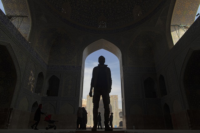 Abu Dhabi’s Mosque Tours: Exploring Architectural Gems and Access