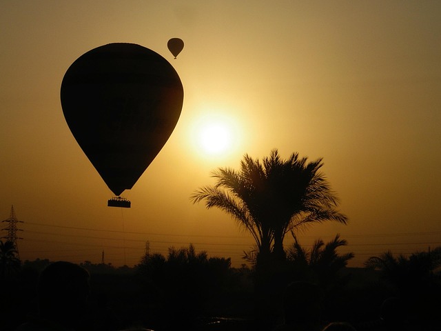 Experience Magic: Scenic Sunrise Hot Air Balloon Desert Tours in Dubai