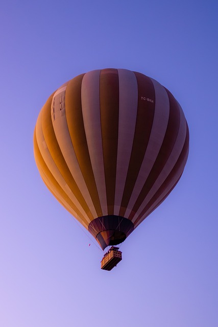 Experience Dubai’s Deserts from Above: Scenic Sunrise Hot Air Balloon Tours