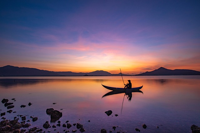 Dubai’s Natural Wonders: Explore by Canoe on a Boat Charter