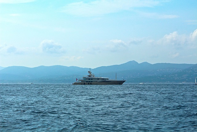 book yacht