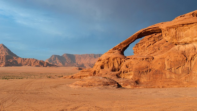 Unveiling Dubai’s Desert Safari: Starlit Nights & Sensory Escapades