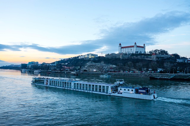 dinner cruise