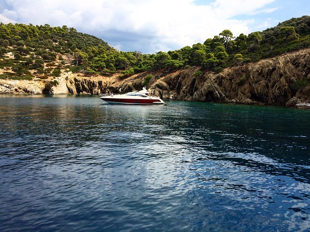 exclusive yachts