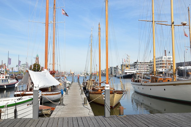 luxury yacht rental