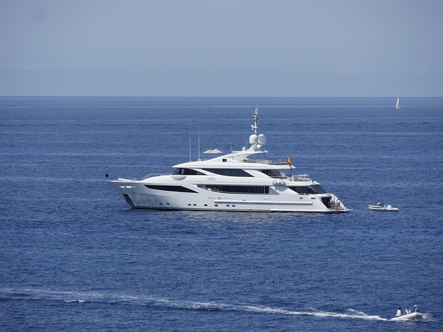 luxury yacht rental