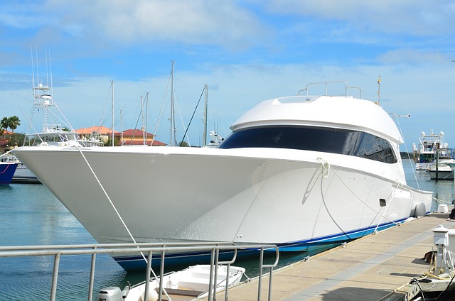 luxury yachts charter