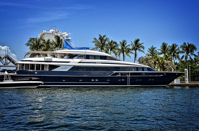 luxury yachts charter
