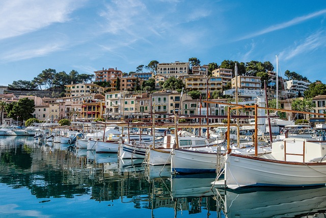 marina-yacht-rental-640x480-602536.jpeg