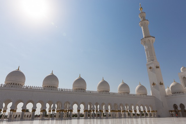 Discover Abu Dhabi: Quick, Affordable Tours from Dubai