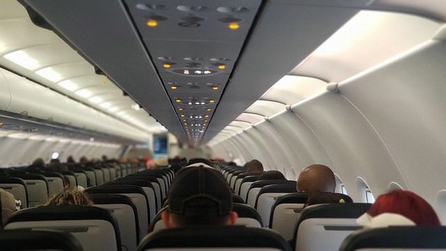 airport-car-640x480-93390653.jpeg