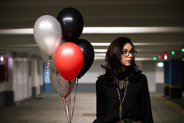 balloon-desert-640x480-46109418.jpeg