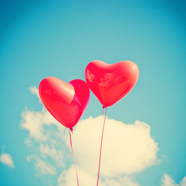 balloon-desert-640x480-51220874.jpeg