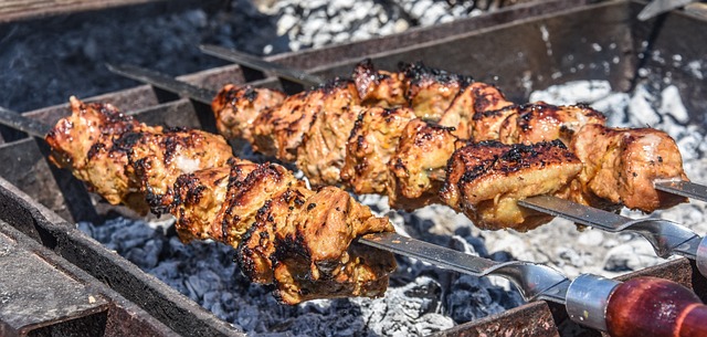 BBQ Dinner Under Stars: Dubai’s Authentic Desert Safari Cuisine