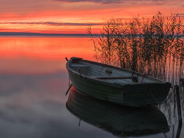 boat-640x480-90911978.jpeg