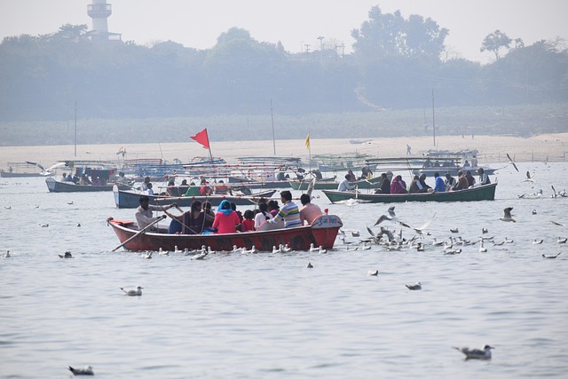 boat-tours-640x480-66143161.jpeg