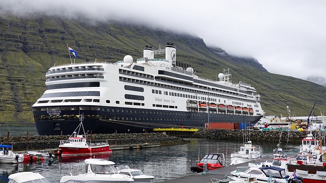 cruise-booking-640x480-31629420.jpeg