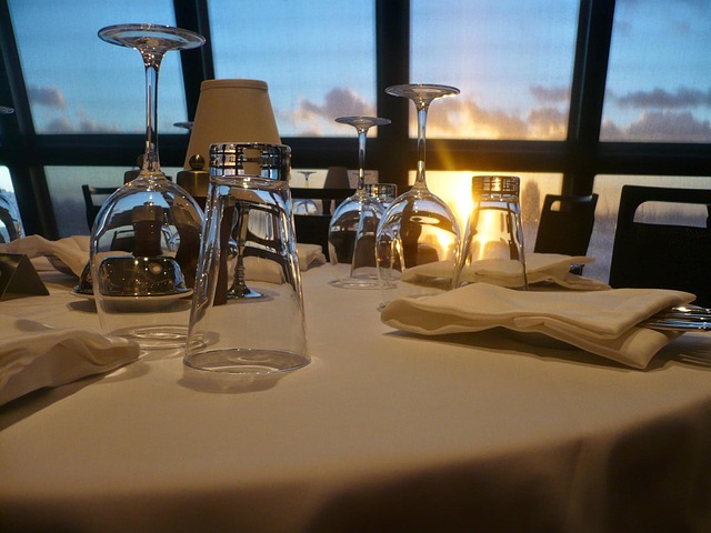 cruise dinner