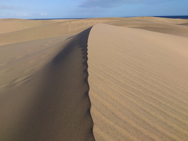 desert-dune-640x480-25828796.jpeg