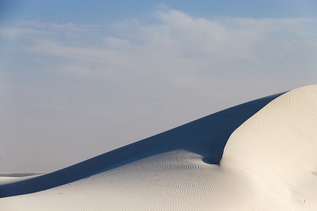 Dubai Desert Dune Buggy: Navigating, Exploring, and Capturing Memories