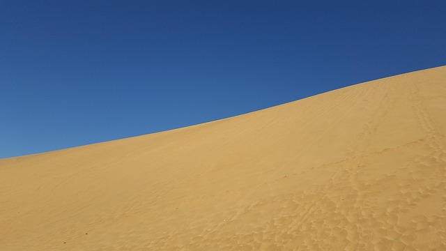 desert-dune-buggy-640x480-82670860.jpeg
